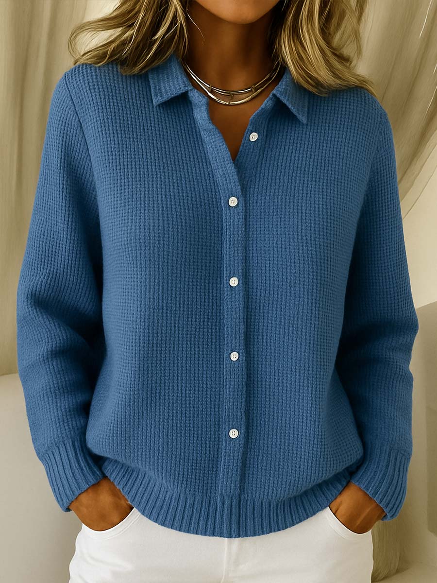 cardigan classique pour femmes, modèle portant le cardigan