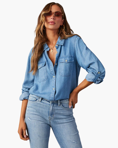 Chemise femme à manches longues avec poches poitrine
