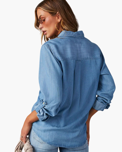 Chemise femme à manches longues avec poches poitrine
