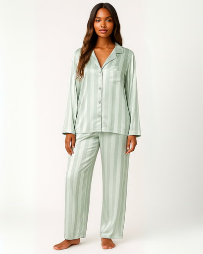 Pyjama Femme en Satin Rayé – Chic, Confortable & Élégant pour la Nuit