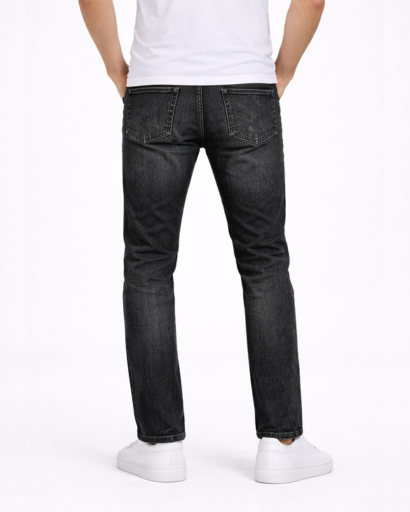 Jean homme coupe droite – 5 poches et délavage contrasté