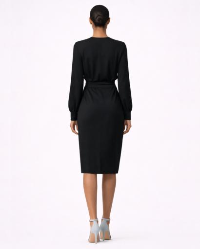 Robe midi drapée – manches longues, découpe goutte d’eau et taille froncée