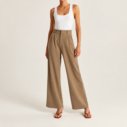 Pantalon large taille haute femme en marron, vue de face avec passants de ceinture et taille ajustée