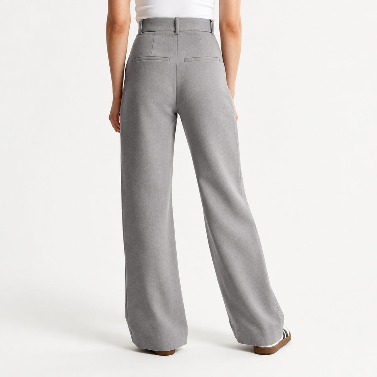Pantalon large taille haute femme en gris, vue de dos avec passants de ceinture et poches arrière