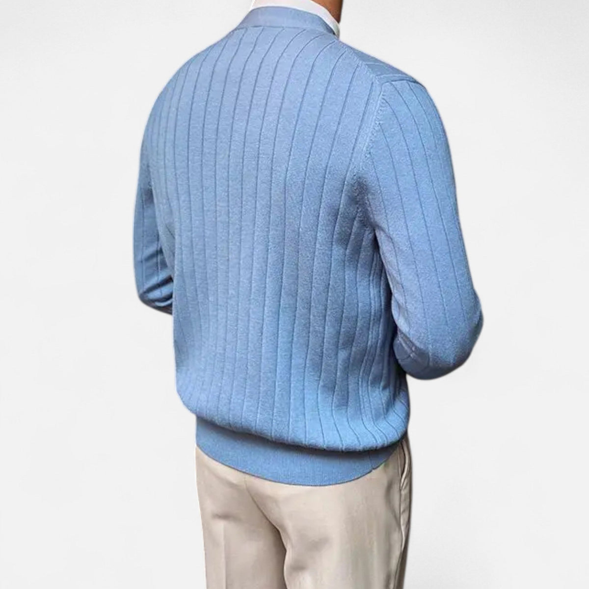 cardigan homme col v, vue rapprochée