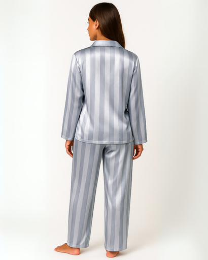 Pyjama Femme en Satin Rayé – Chic, Confortable & Élégant pour la Nuit