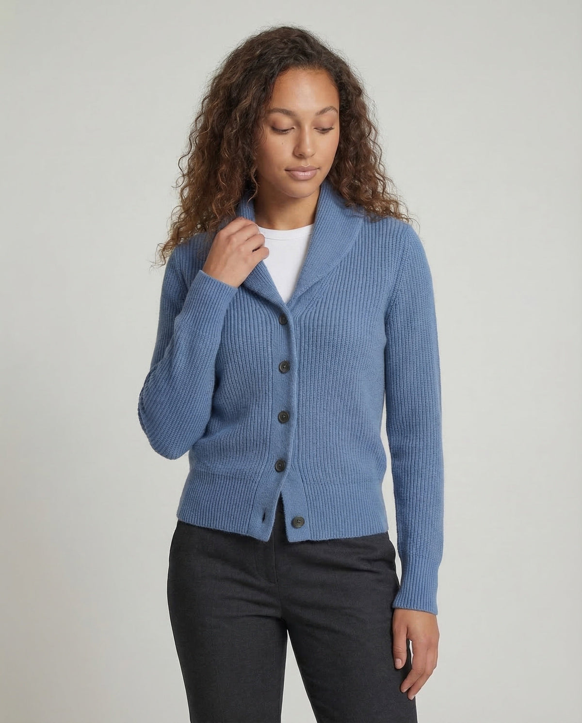 Cardigan femme à col lapel avec fermeture boutons