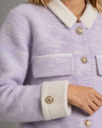 Gilet court col contrastant rose, détail boutons dorés