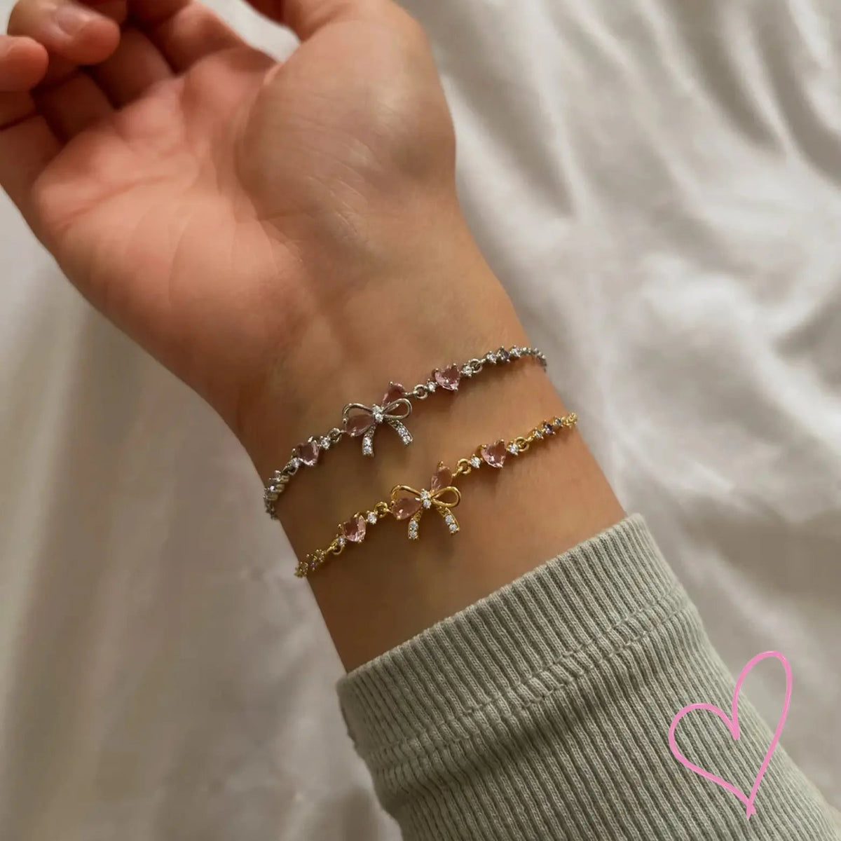 Bracelet Femme avec Motif Nœud Délicat et Fermoir Ajustable
