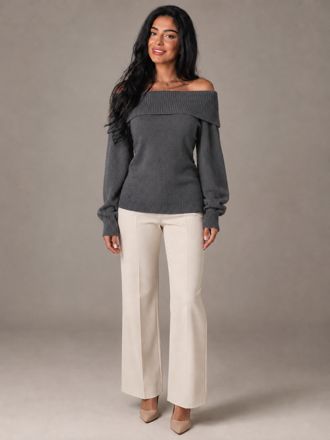 pull-over femme épaule dévoilée, détail de la bande plissée