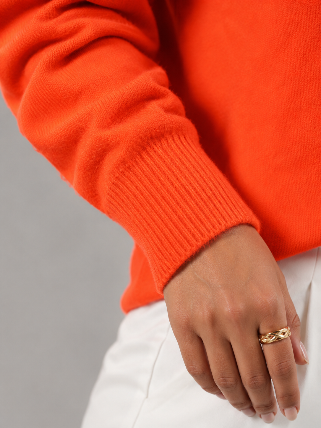 chandail en maille douce pour femme, couleur orange