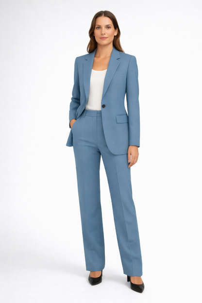 Ensemble tailleur professionnel pour le bureau, vue de trois-quarts