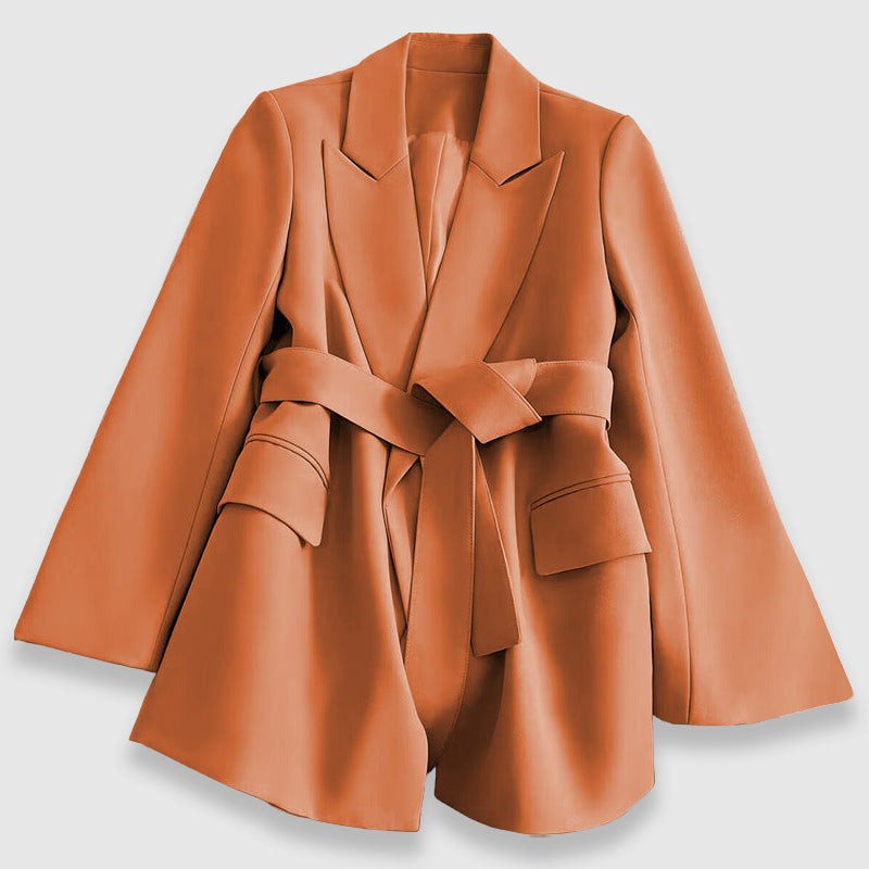 Blazer oversized pour femme en tissu rouille avec ceinture à nouer, vue de face