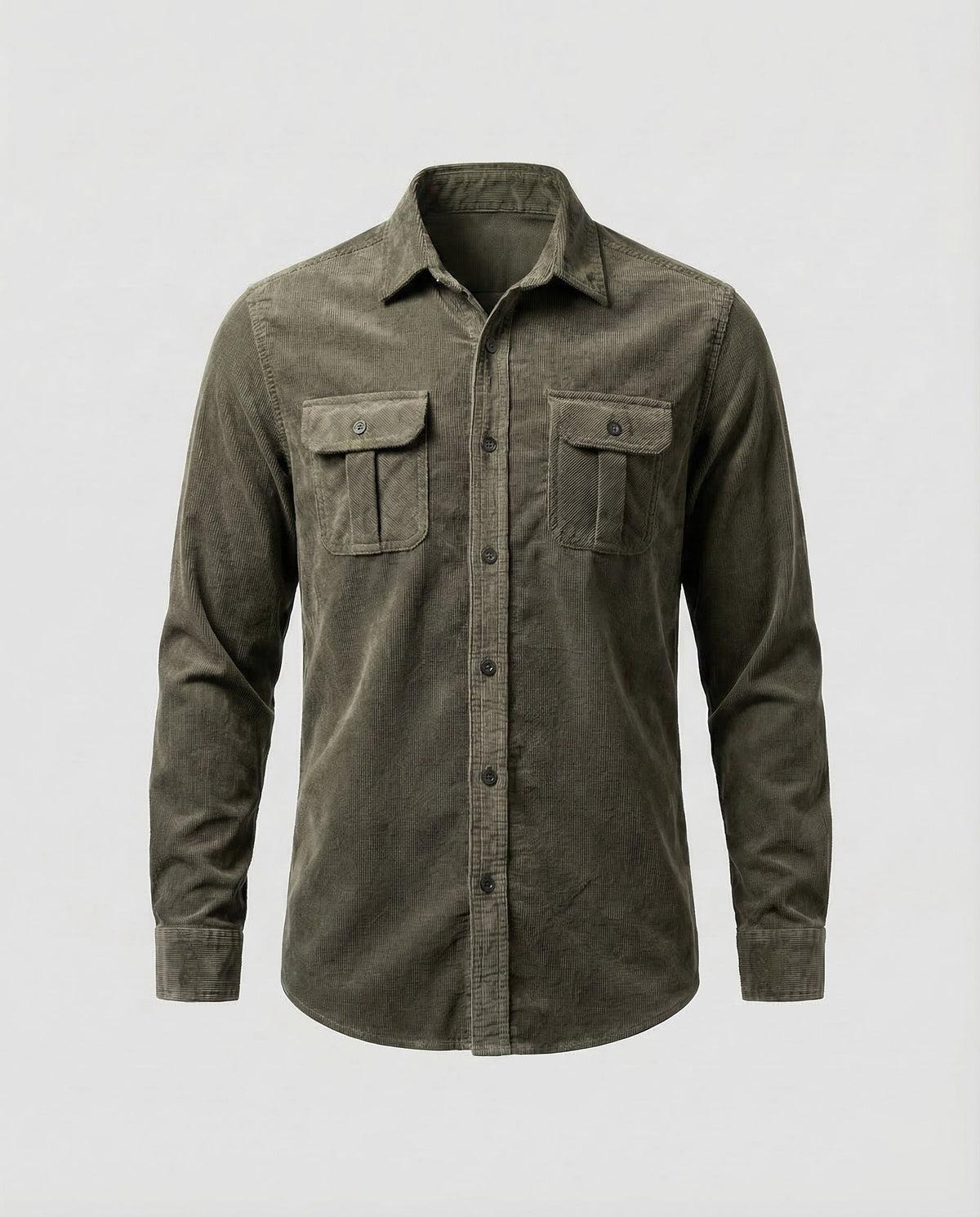 Gros plan sur le col et la patte de boutonnage de la chemise