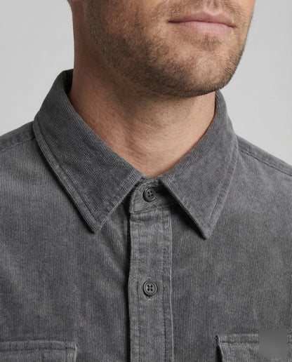 Chemise Tobias en velours côtelé pour homme, vue de profil