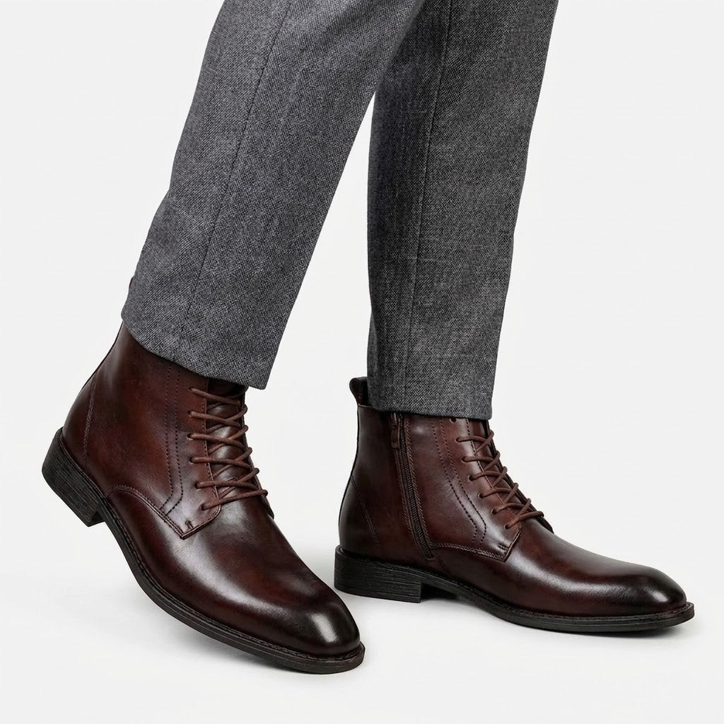 bottines en cuir pour hommes, vue de face