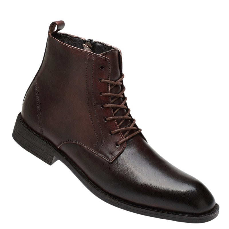 bottines en cuir pour hommes, détail de la fermeture à lacets