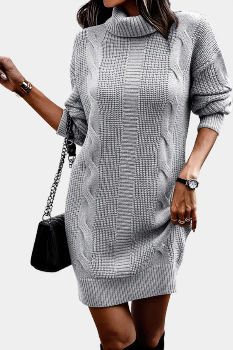 Robe de femme à col roulé avec panneaux de maille texture
