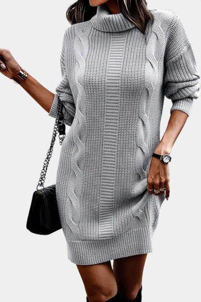 Robe de femme à col roulé avec panneaux de maille texture