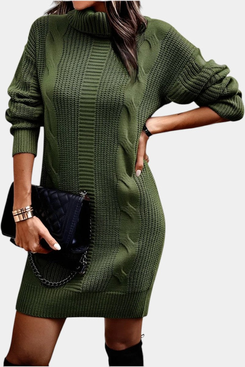 Robe de femme à col roulé avec panneaux de maille texture