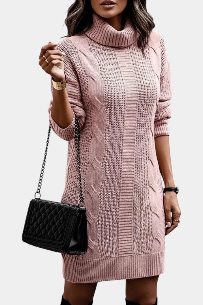 Robe de femme à col roulé avec panneaux de maille texture