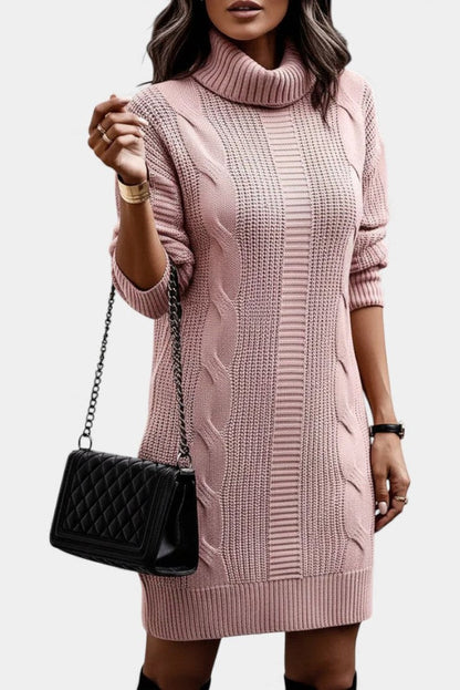 Robe de femme à col roulé avec panneaux de maille texture