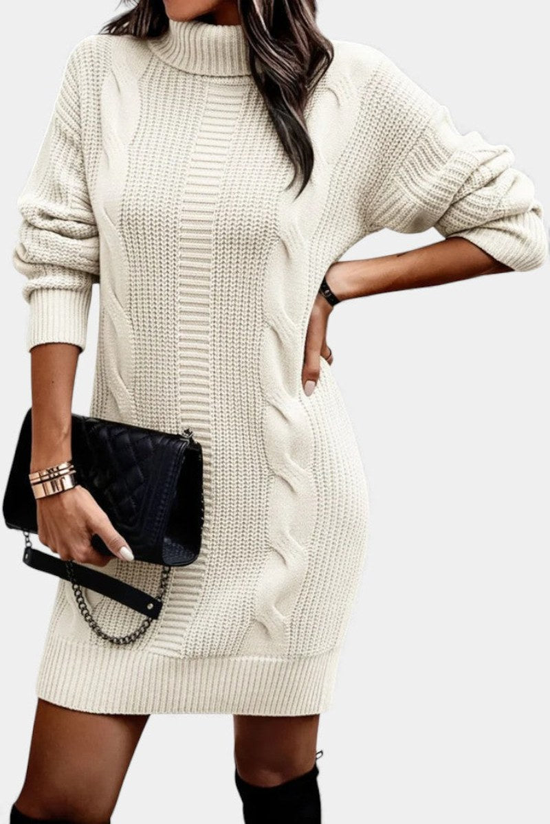Robe de femme à col roulé avec panneaux de maille texture
