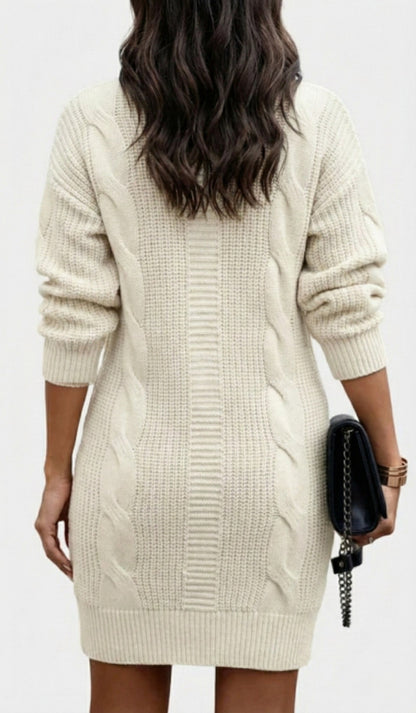 Robe de femme à col roulé avec panneaux de maille texture