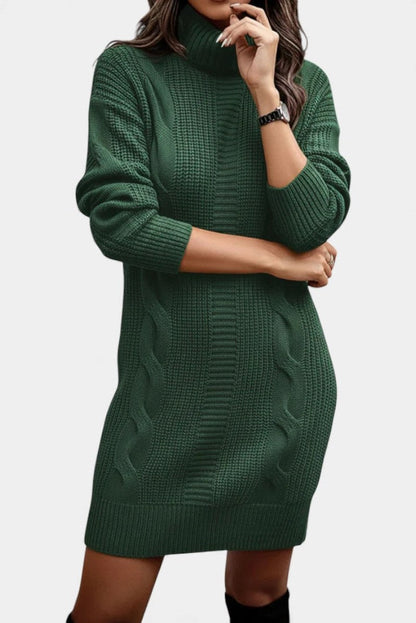 Robe de femme à col roulé avec panneaux de maille texture