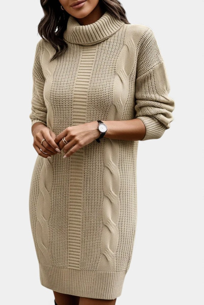 Robe de femme à col roulé avec panneaux de maille texture