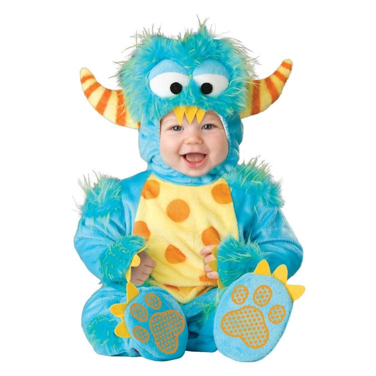 Bébé portant un déguisement de monstre