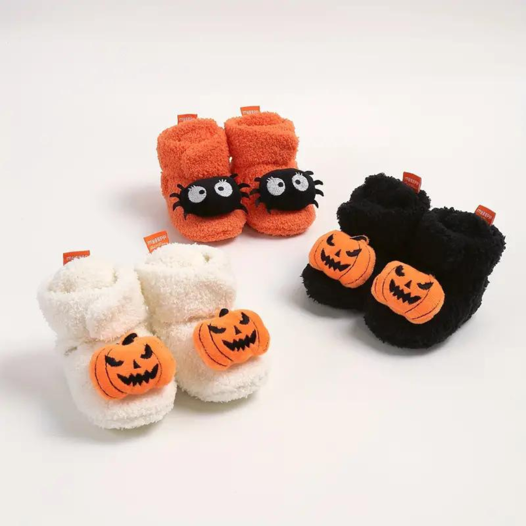 Chaussons d'Halloween pour enfant à imprimé fantaisie, vue de face