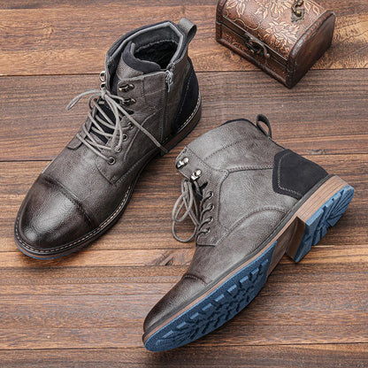 Vue rapprochée de la semelle antidérapante des bottines homme