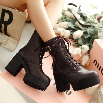 bottines noires à lacets avec boucle, vue de face