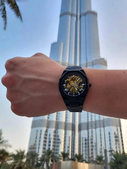 Montre chronographe en cuir, détail du mouvement