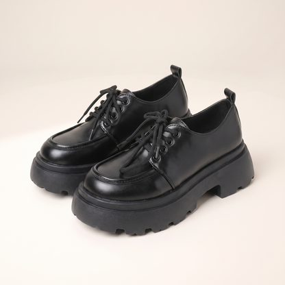 Chaussures platesformes noires pour femmes, vue de face