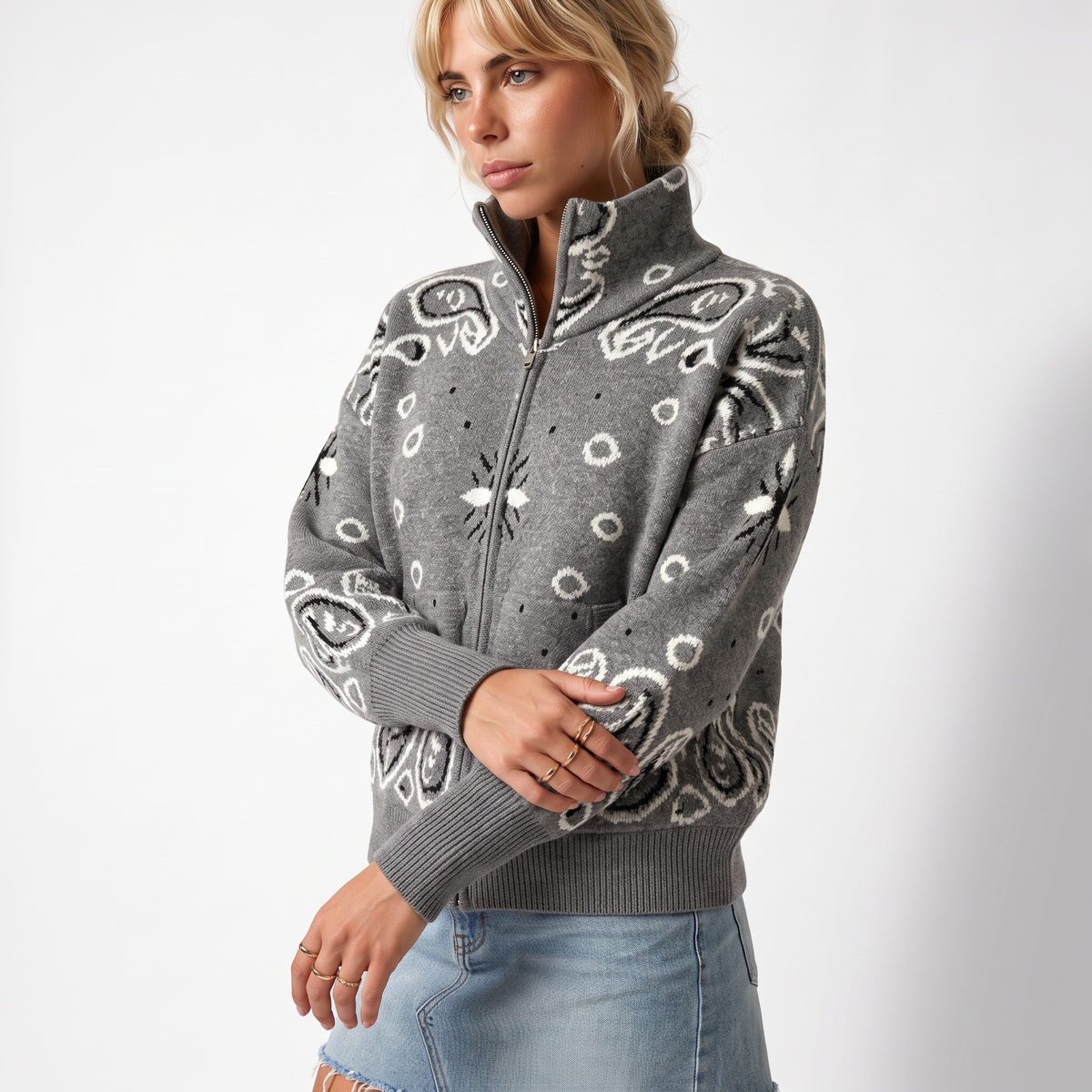 Cardigan col à zip imprimé paisley, vue de côté