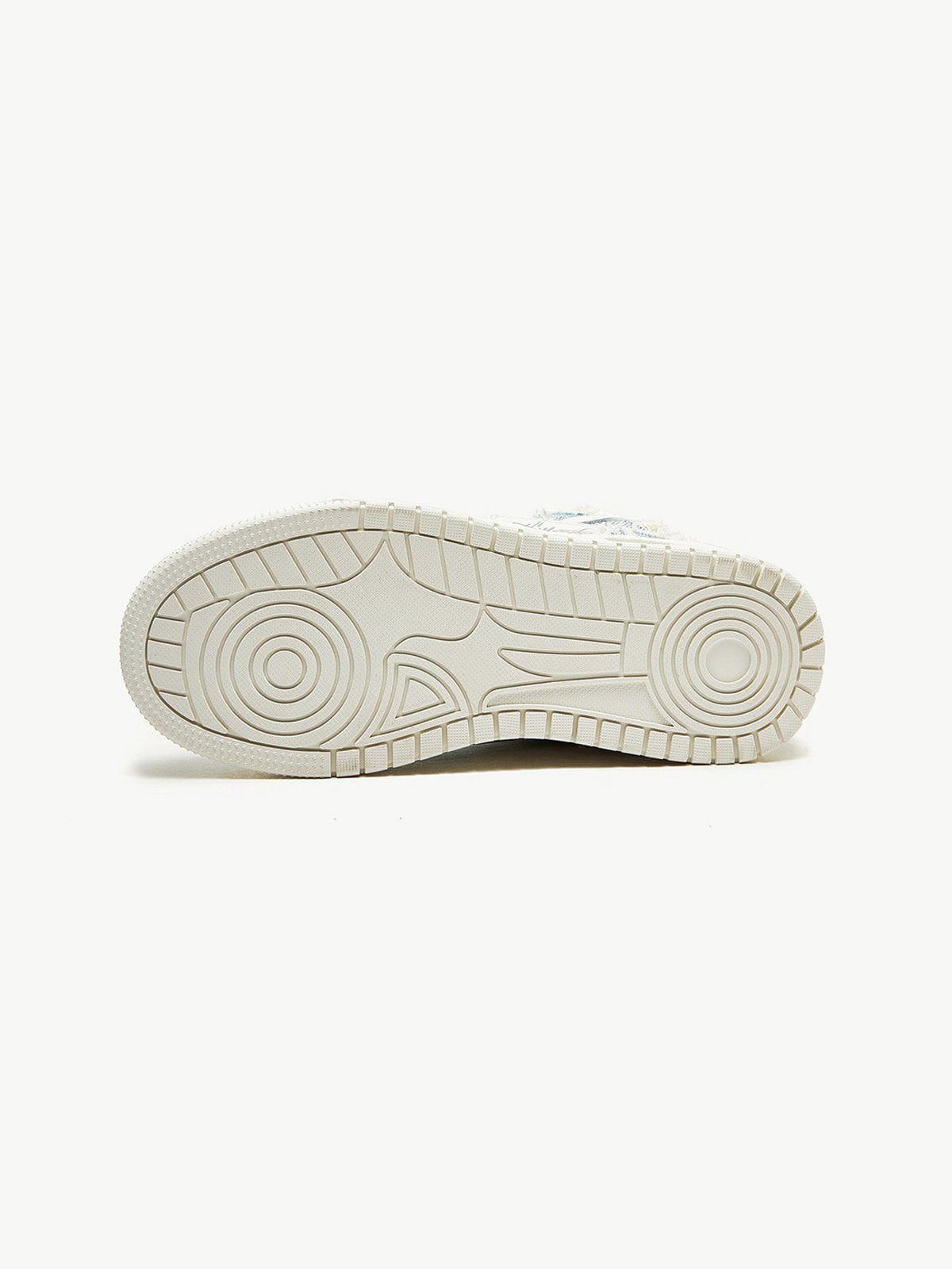 Chaussures de sport pour hommes, sur un pied