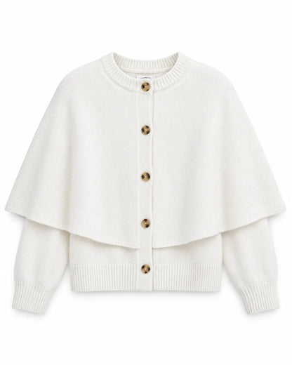 cardigan cape femme, porté avec un pantalon tailleur