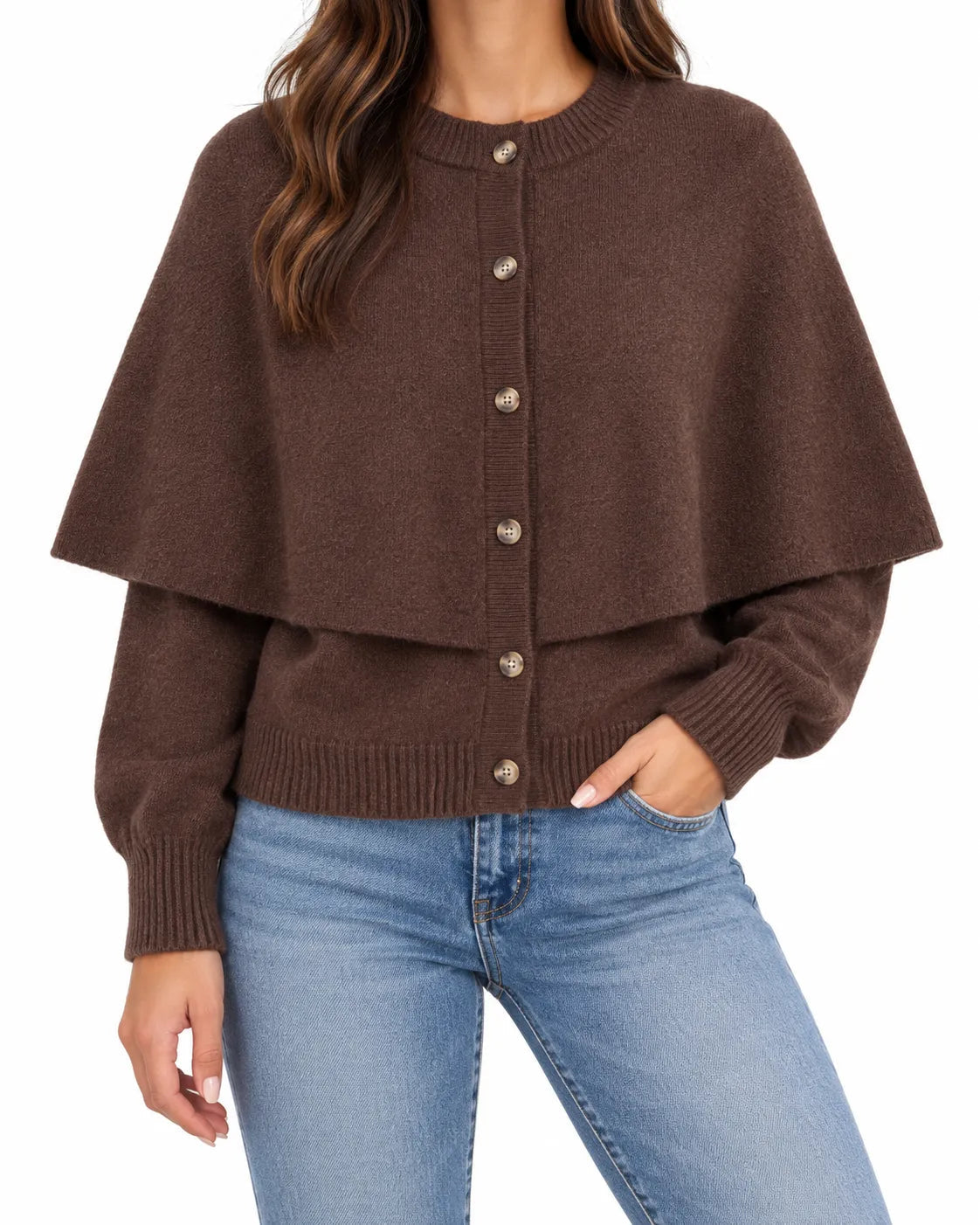 cardigan cape femme, porté avec un short