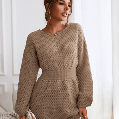 robe pull courte femme brun, vue de face, maille gaufrée et manches longues bouffantes