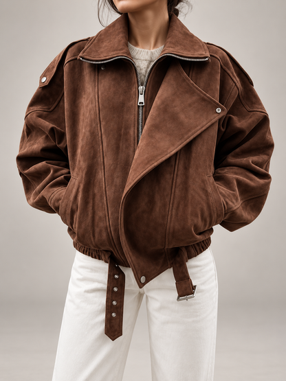 Veste en simili cuir démesurée, vue de face