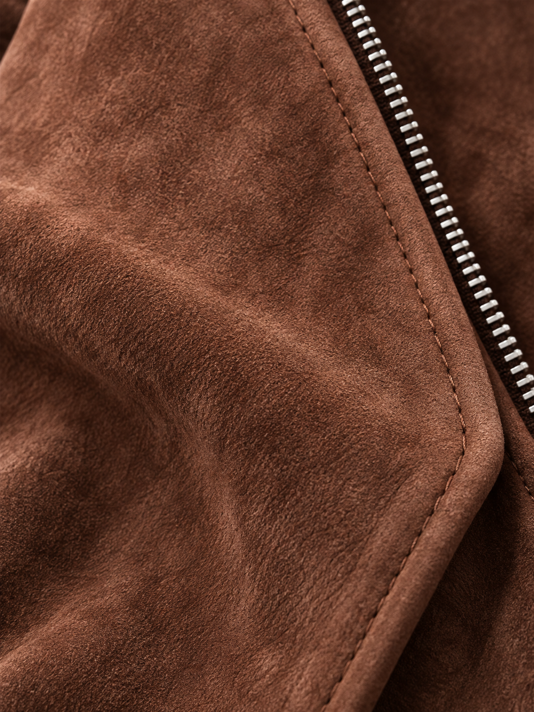 Veste en simili cuir démesurée, détail de la ceinture