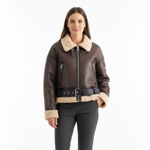 veste courte femme doublée de fourrure, vue latérale