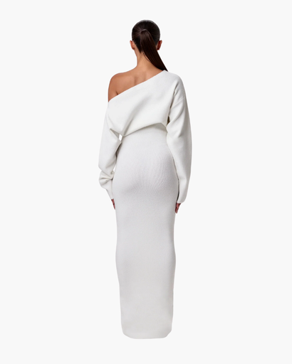 Robe Pull Épaules Dénudées – Élégance Minimaliste et Confort Douillet