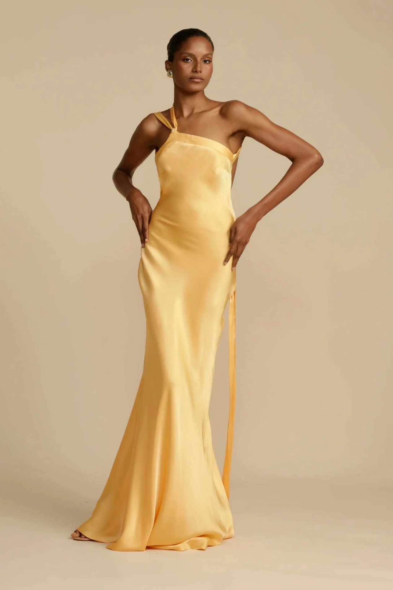 Robe Longue Femme Satinée – Robe Élégante Asymétrique à Une Épaule