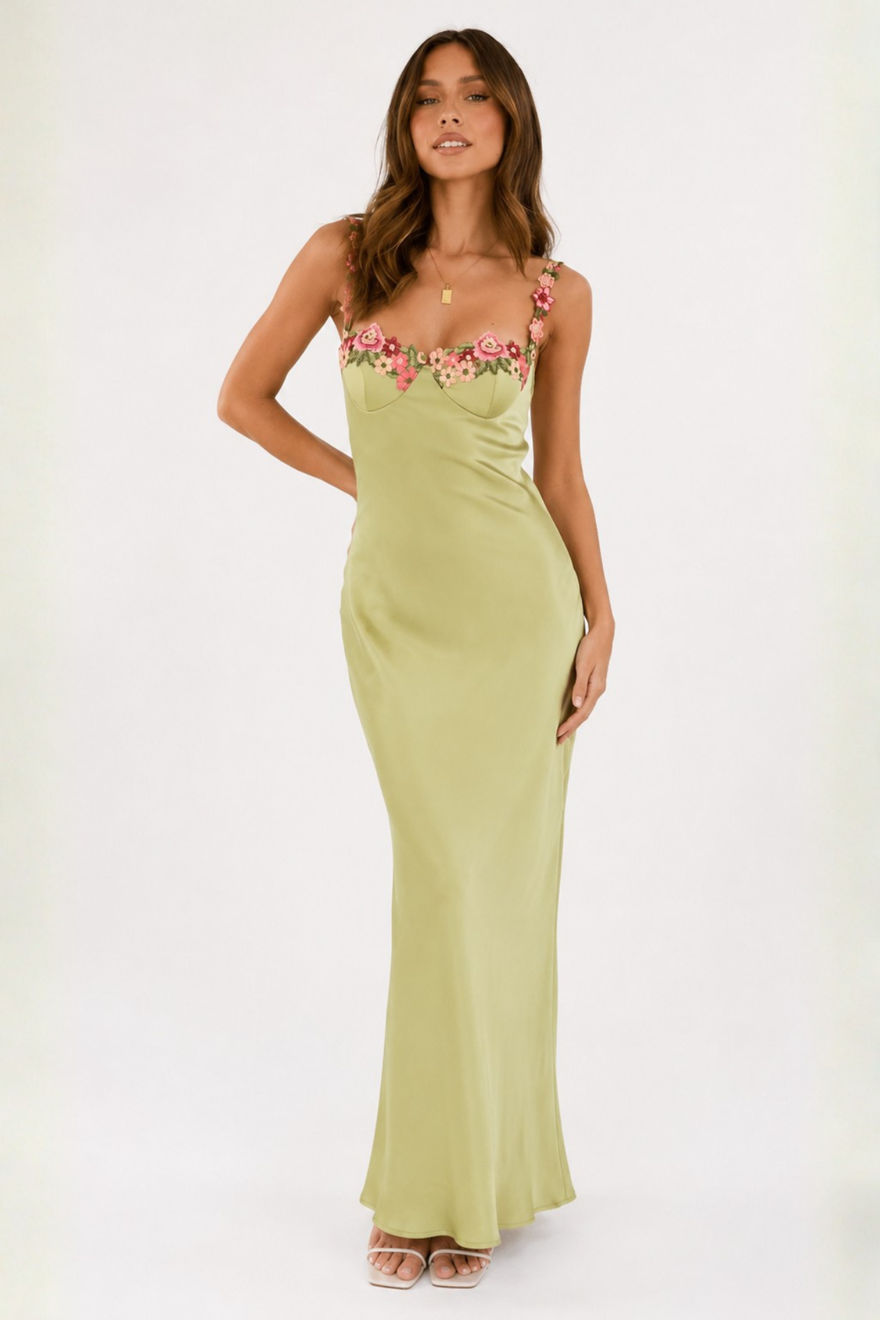 Robe Longue Satinée Femme – Élégance Fleurie pour Invitée de Mariage | Robe Maxi Brodée Cocktail