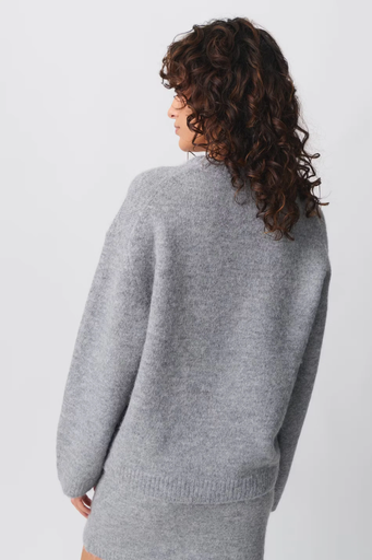 Pull Doux Femme – Coupe Oversize en Maille Moelleuse