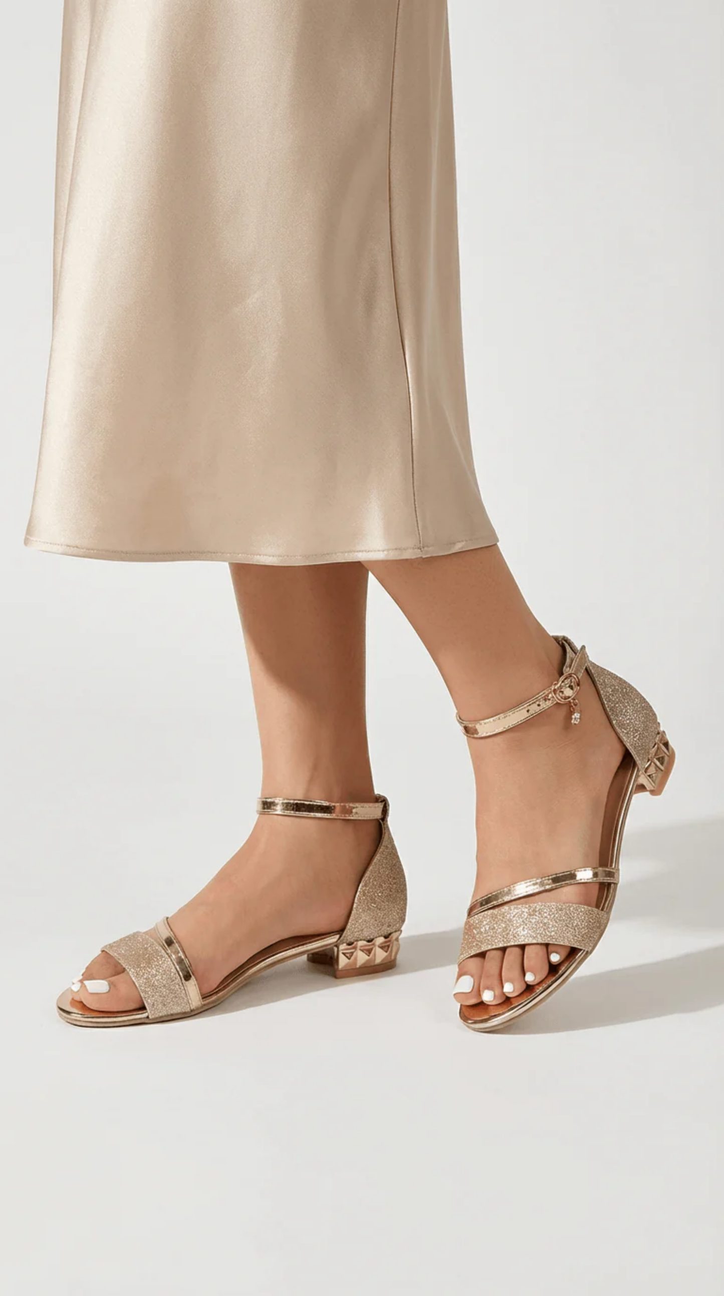 Sandales Femme à Talon Bloc avec Bride Cheville – Élégance Moderne