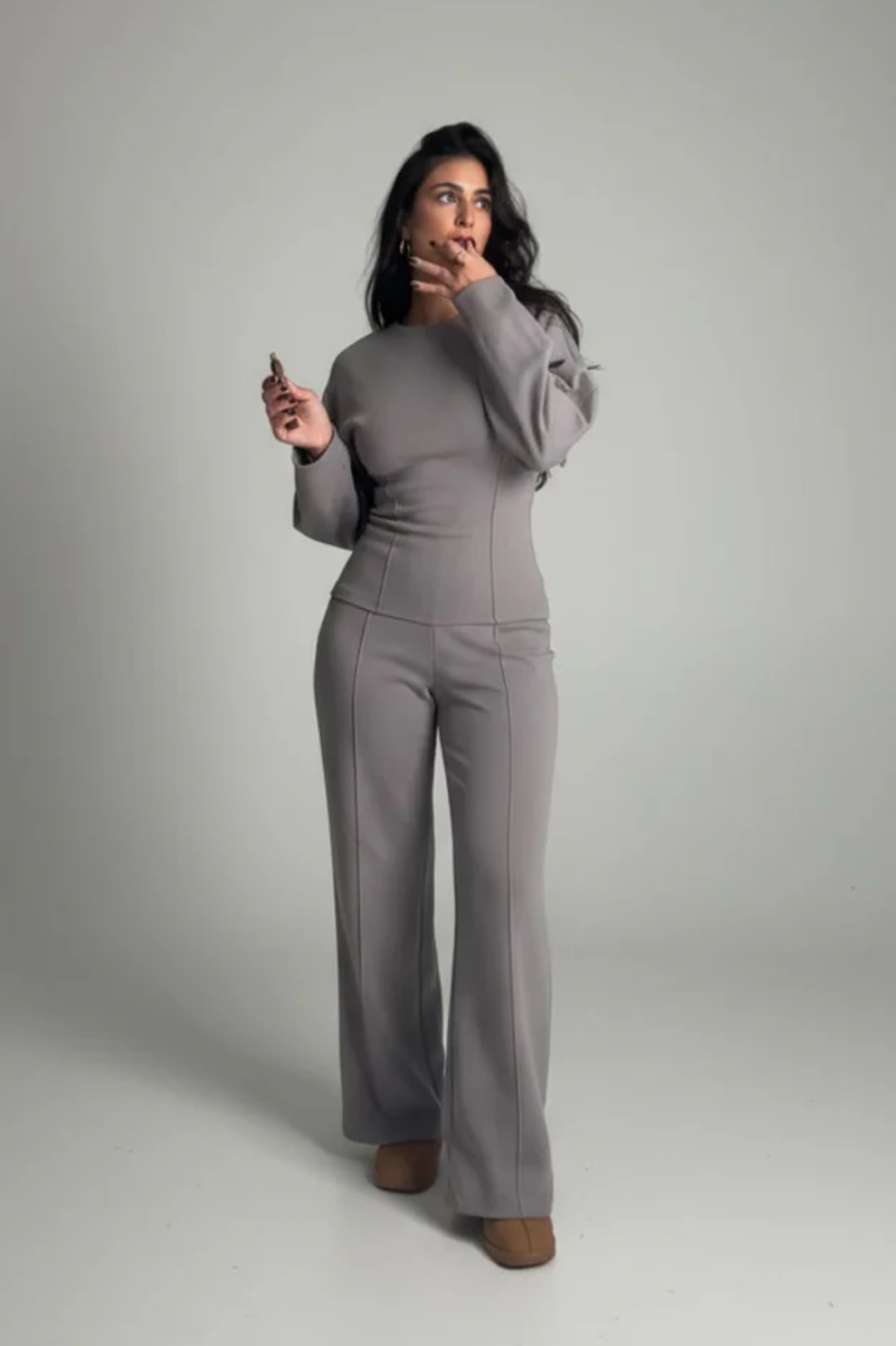 Ensemble Femme Élégant – Haut Ajusté à Manches Longues et Pantalon Large